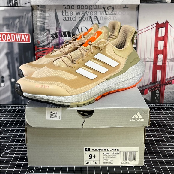 ADIDAS ULTRABOOST 22 COLD.RDY RUNNING SHOES *GX5983* MENS SIZE 9.5 US - Picture 1 of 12